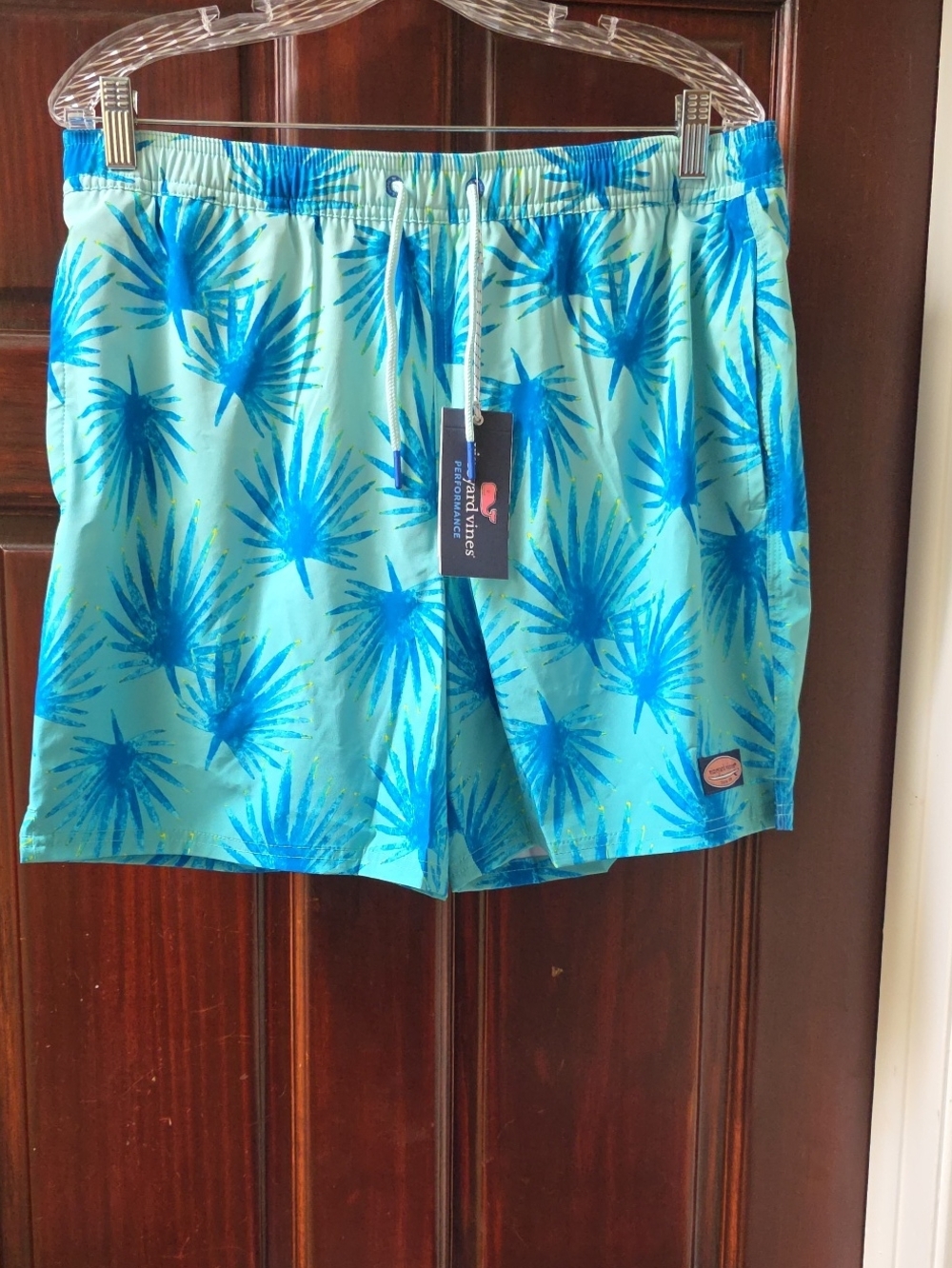 Vineyard Vines Performance Teal and Blue Palm-Print Swim Trunks Size L